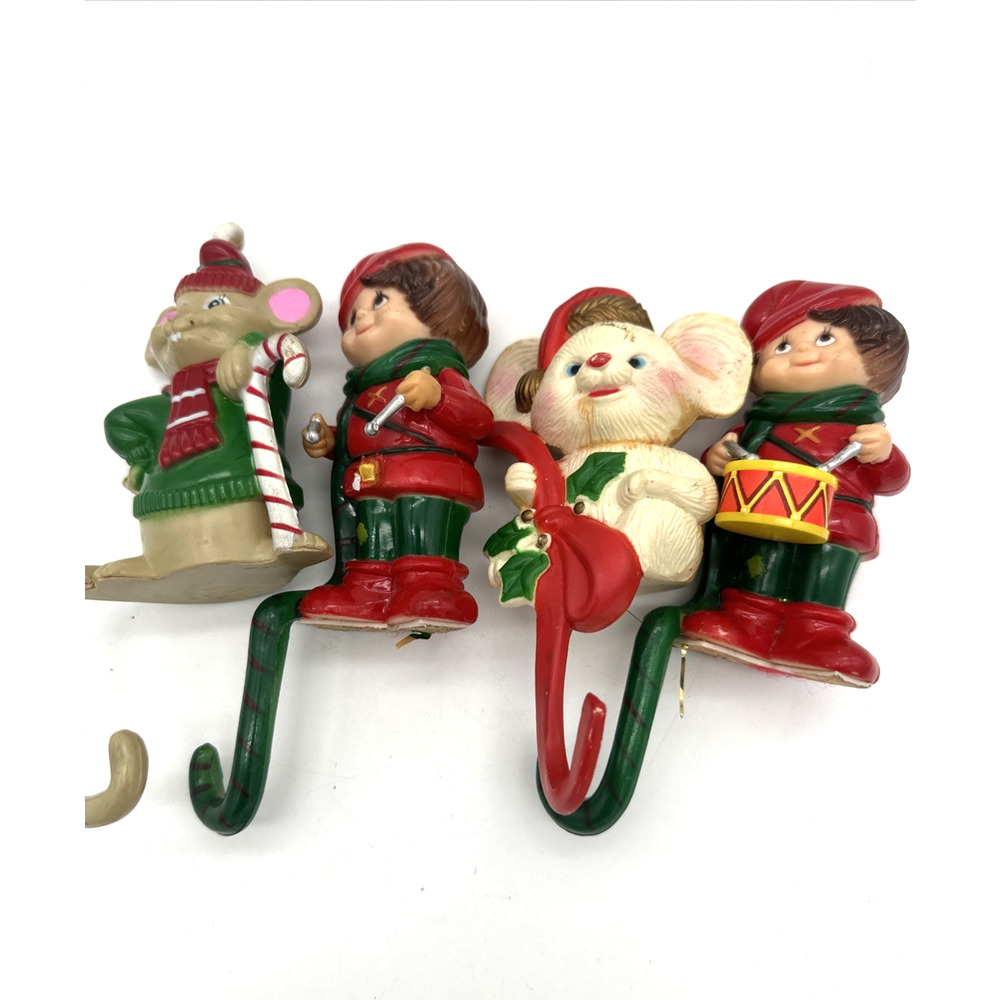 Vtg J.S.N.Y. Plastic Holiday Stocking Hangers Set Of 4